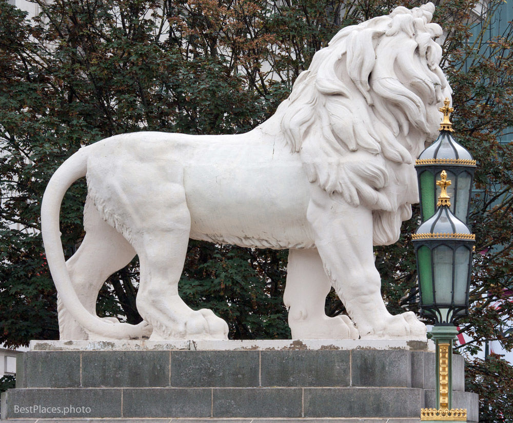 Westminster Bridge South Bank Lion side