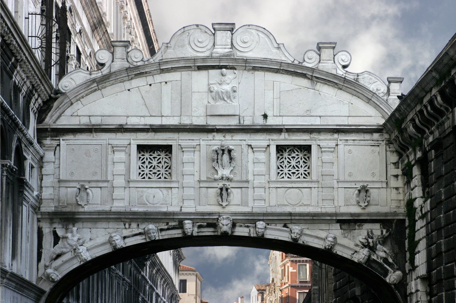 Bridge of Sighs up close at front