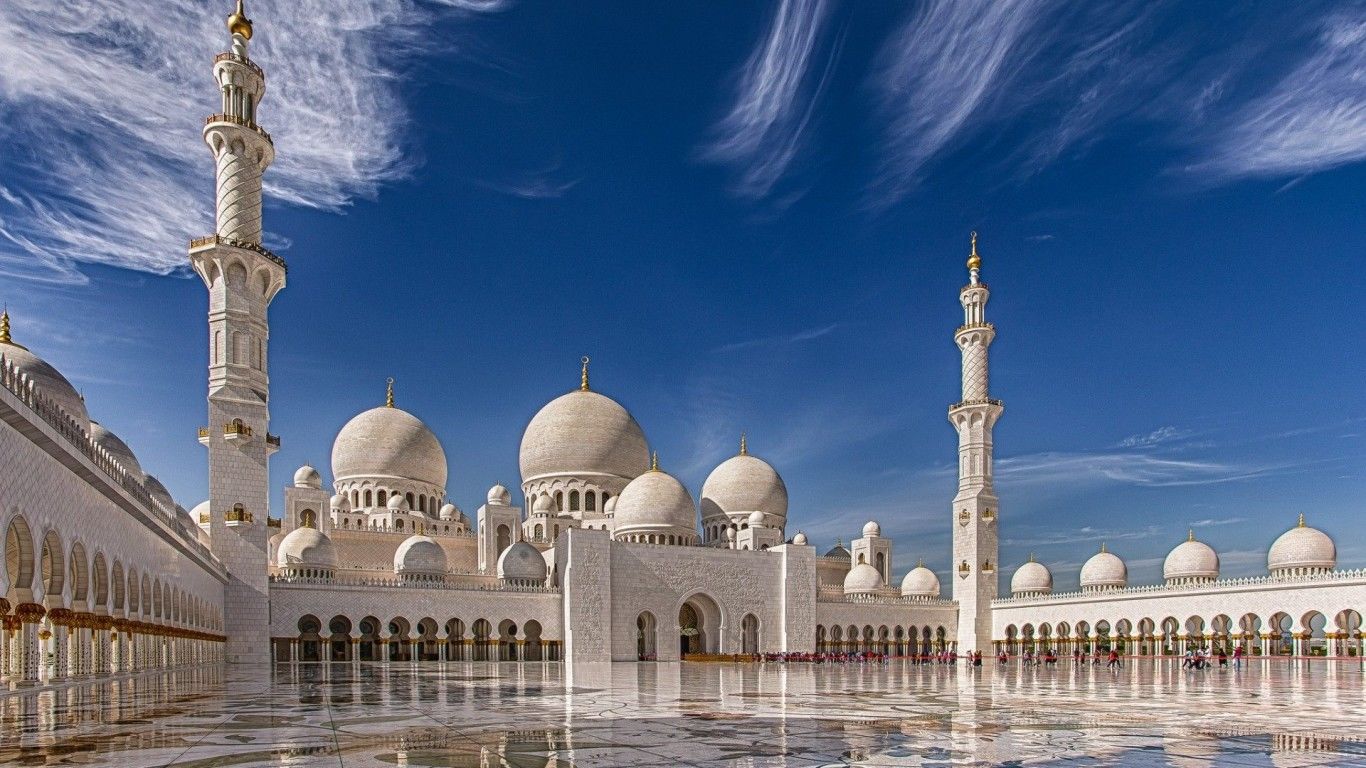 Sheikh Zayed Grand Mosque main entrance from inside the courtyard